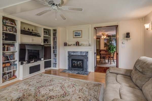 4 Munro Circle Tewksbury, MA 01876 - Photo 10 of 27