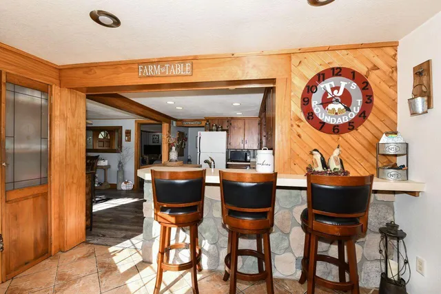 $850,000 | W179S8246 Pioneer Drive, Muskego, WI 53150