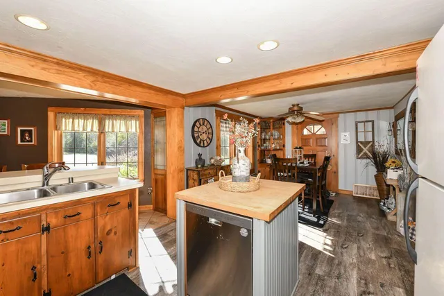 $850,000 | W179S8246 Pioneer Drive, Muskego, WI 53150