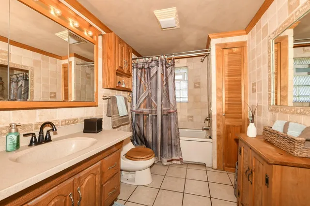 $850,000 | W179S8246 Pioneer Drive, Muskego, WI 53150