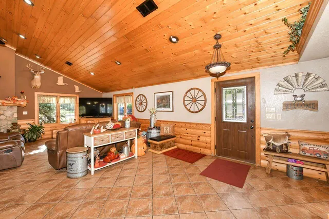 $850,000 | W179S8246 Pioneer Drive, Muskego, WI 53150