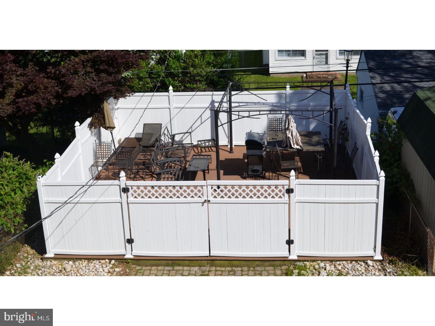 15067 London Road Philadelphia, PA 19116 - Photo 14 of 15 Back Yard