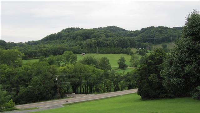 7620 River Rd Pike Nashville, TN 37209 - Photo 1 of 18 Front Porch view