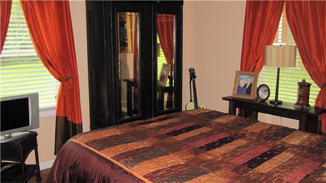 7620 River Rd Pike Nashville, TN 37209 - Photo 17 of 18 Bedroom 2