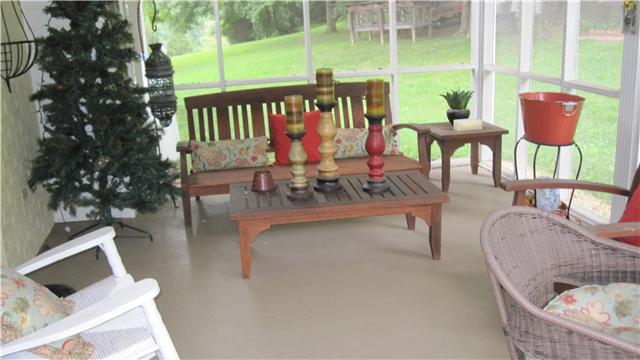 7620 River Rd Pike Nashville, TN 37209 - Photo 6 of 18 Back screened patio