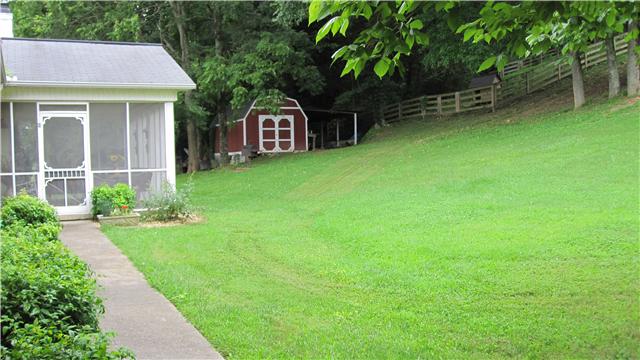 7620 River Rd Pike Nashville, TN 37209 - Photo 7 of 18 Back screened patio 2