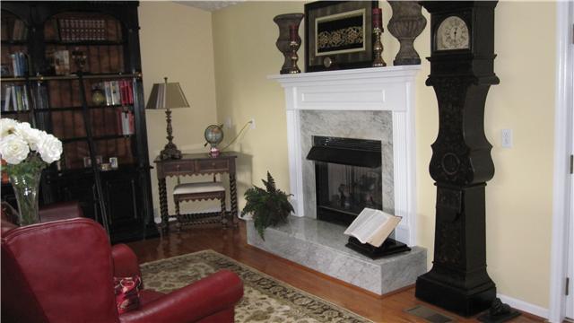 7620 River Rd Pike Nashville, TN 37209 - Photo 10 of 18 Great Room 2