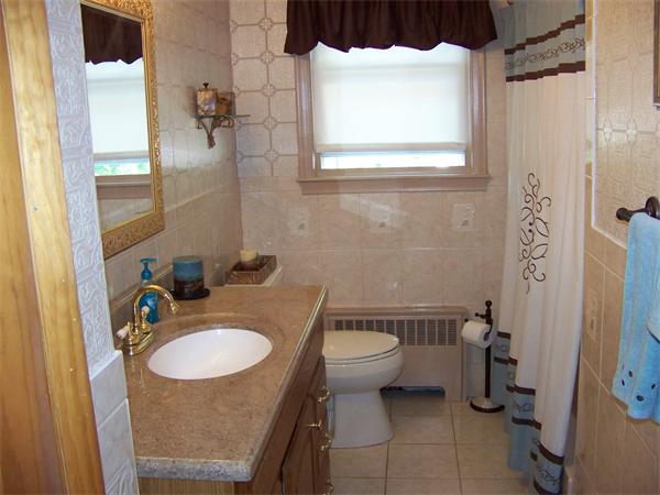 218 Alida Road Braintree, MA 02184 - Photo 11 of 17 Gallery Image 11