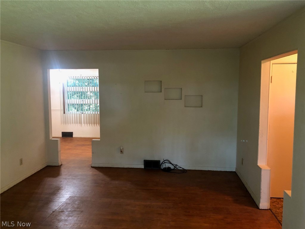 704 Akron Road Wadsworth, OH 44281 - Photo 6 of 22 View of the living room looking towards the dining room