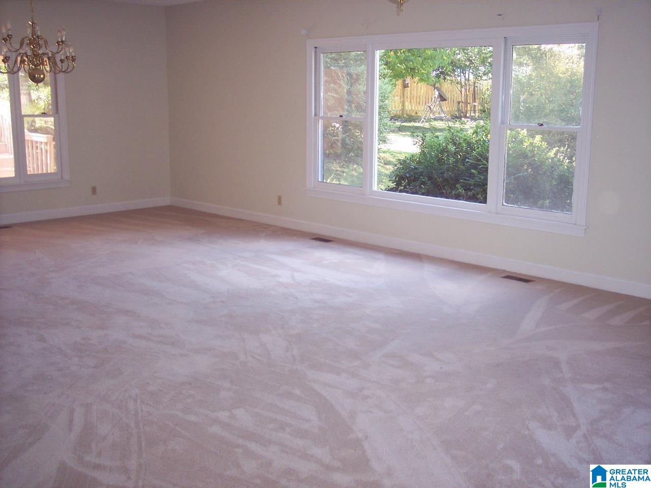 804 11th Street Northeast Jacksonville, AL 36265 - Photo 4 of 50