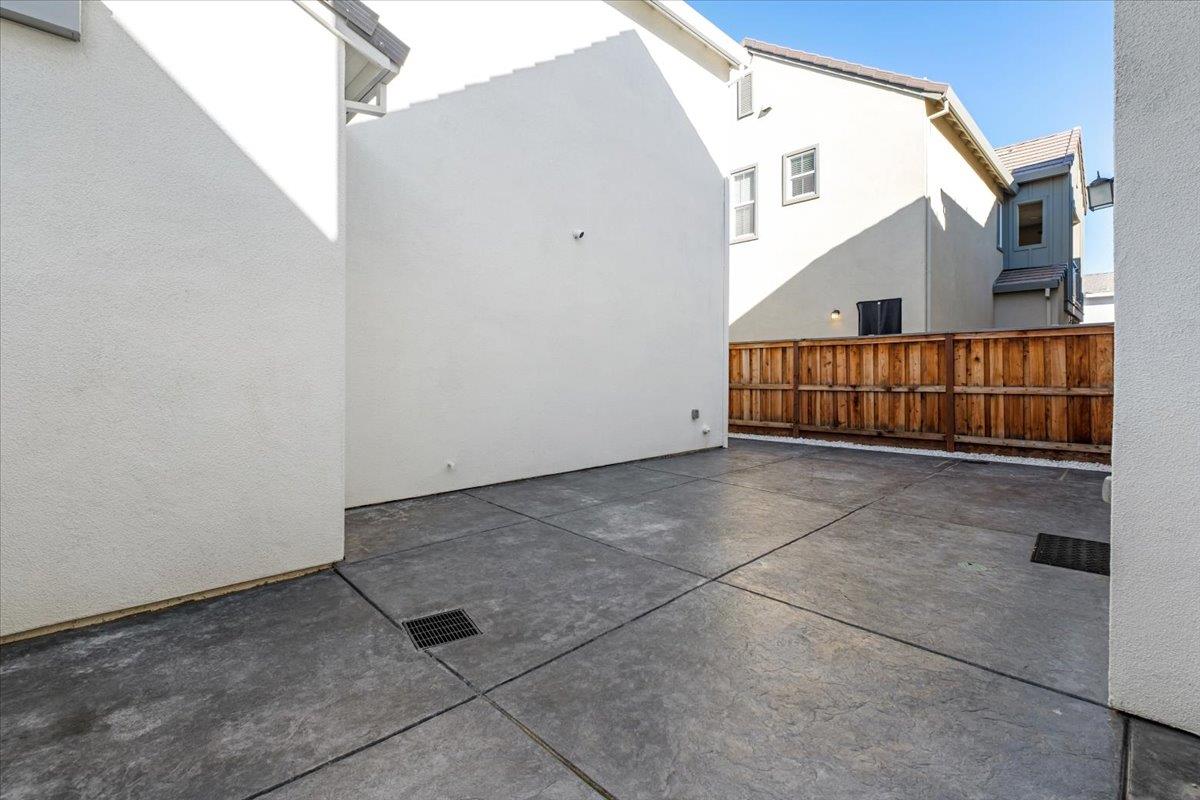 17552 Morning View Drive Lathrop, CA 95330 - Photo 36 of 41