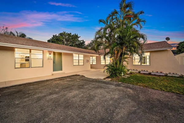 $2,290 | 1928 Service Road, North Palm Beach, FL 33408