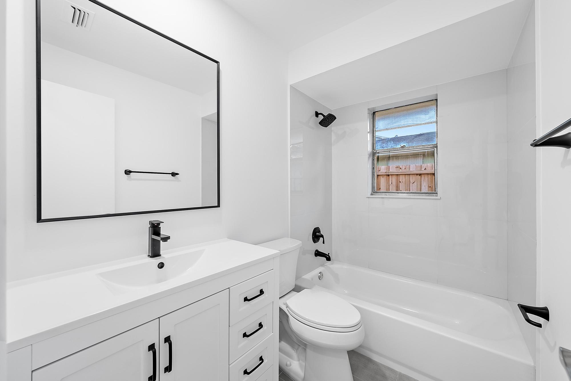 1928 Service Road North Palm Beach, FL 33408 - Photo 7 of 16 1924 Service Rd-10