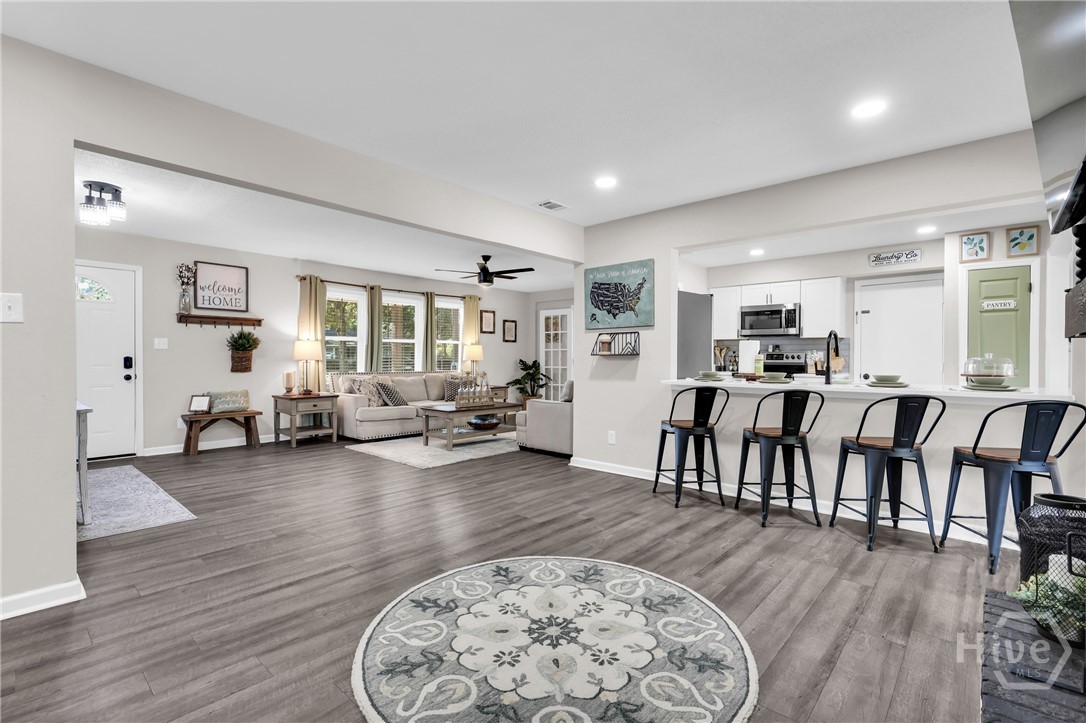 111 Carlton Road Savannah, GA 31410 - Photo 14 of 57