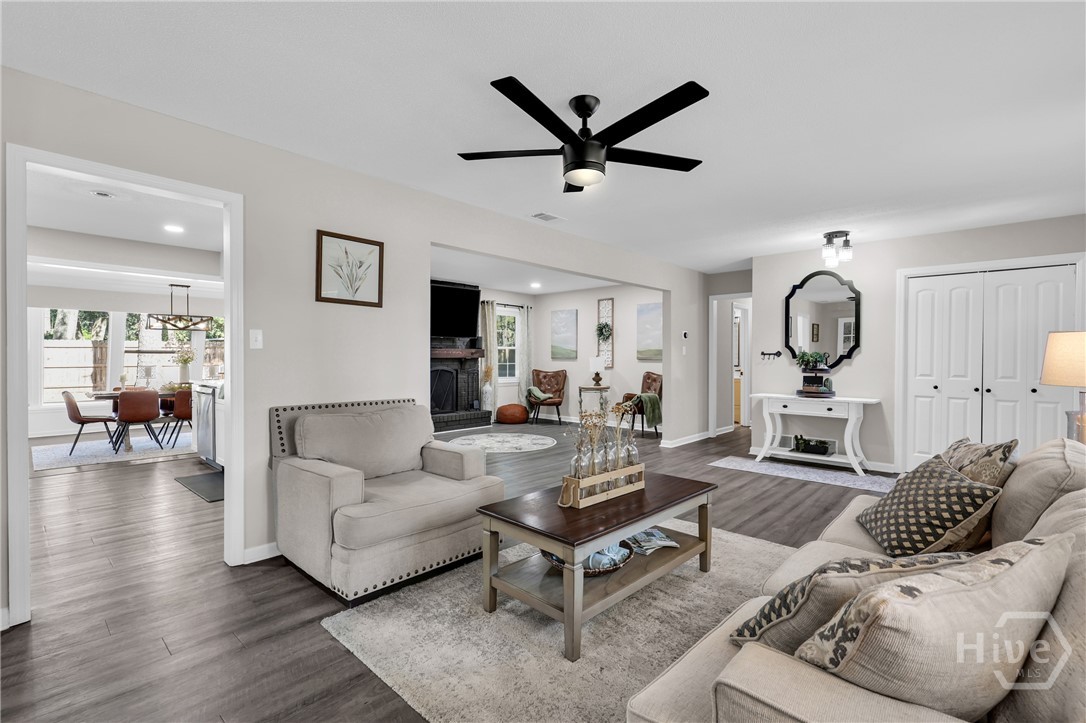 111 Carlton Road Savannah, GA 31410 - Photo 19 of 57