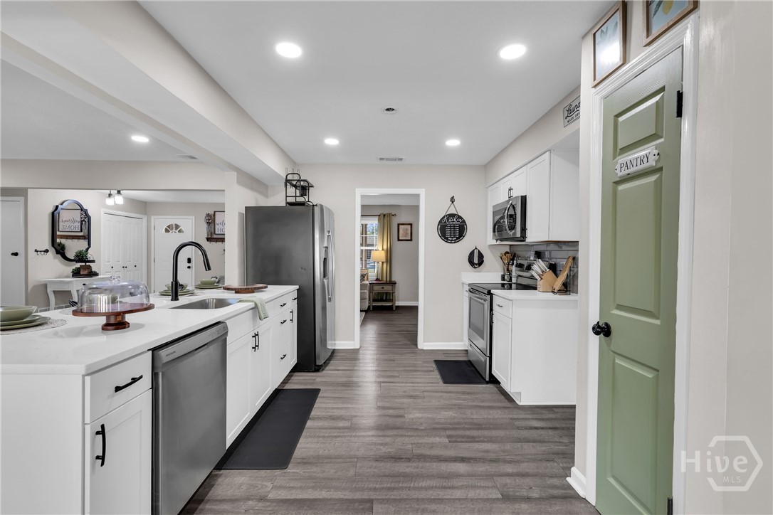 111 Carlton Road Savannah, GA 31410 - Photo 25 of 57