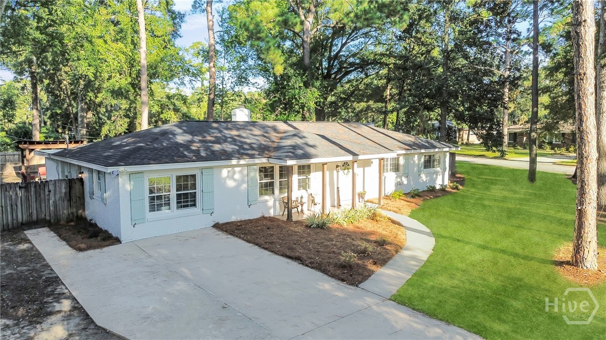 111 Carlton Road Savannah, GA 31410 - Photo 3 of 57