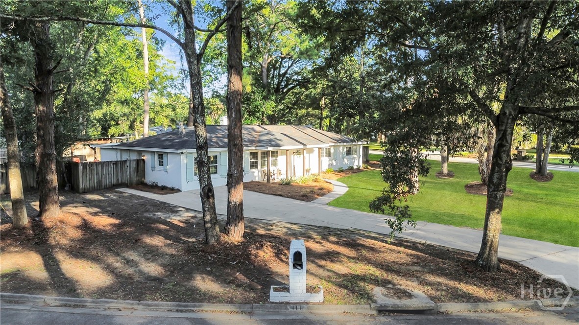 111 Carlton Road Savannah, GA 31410 - Photo 5 of 57 Peaceful...