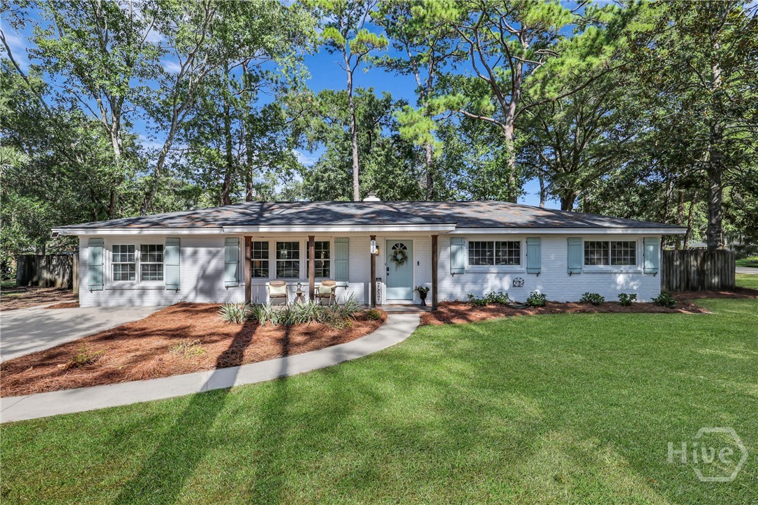 111 Carlton Road Savannah, GA 31410 - Photo 6 of 57