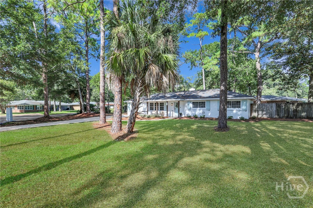 111 Carlton Road Savannah, GA 31410 - Photo 7 of 57