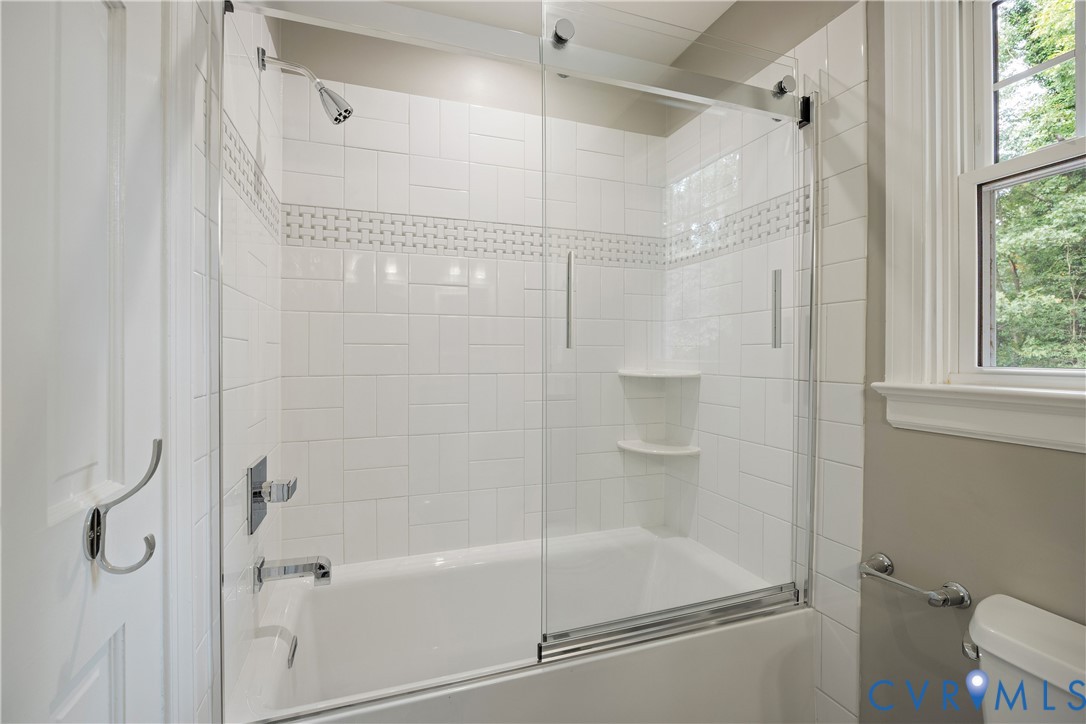 14110 Netherfield Drive Midlothian, VA 23113 - Photo 27 of 36 2nd floor full bathroom