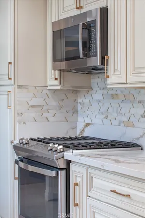 $4,500 | 9502 Laurel Canyon Boulevard, Arleta, CA 91331