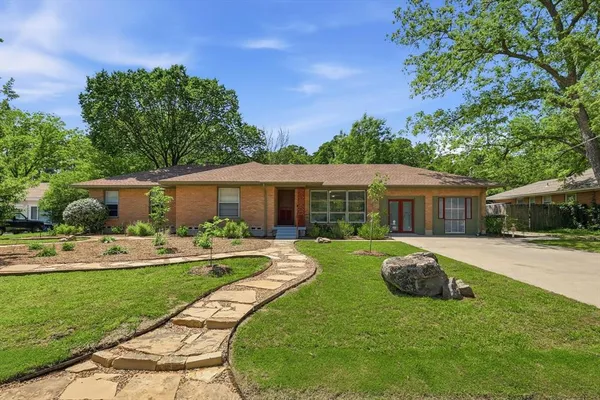 $349,900 | 2409 Robinwood Lane, Denton, TX 76209
