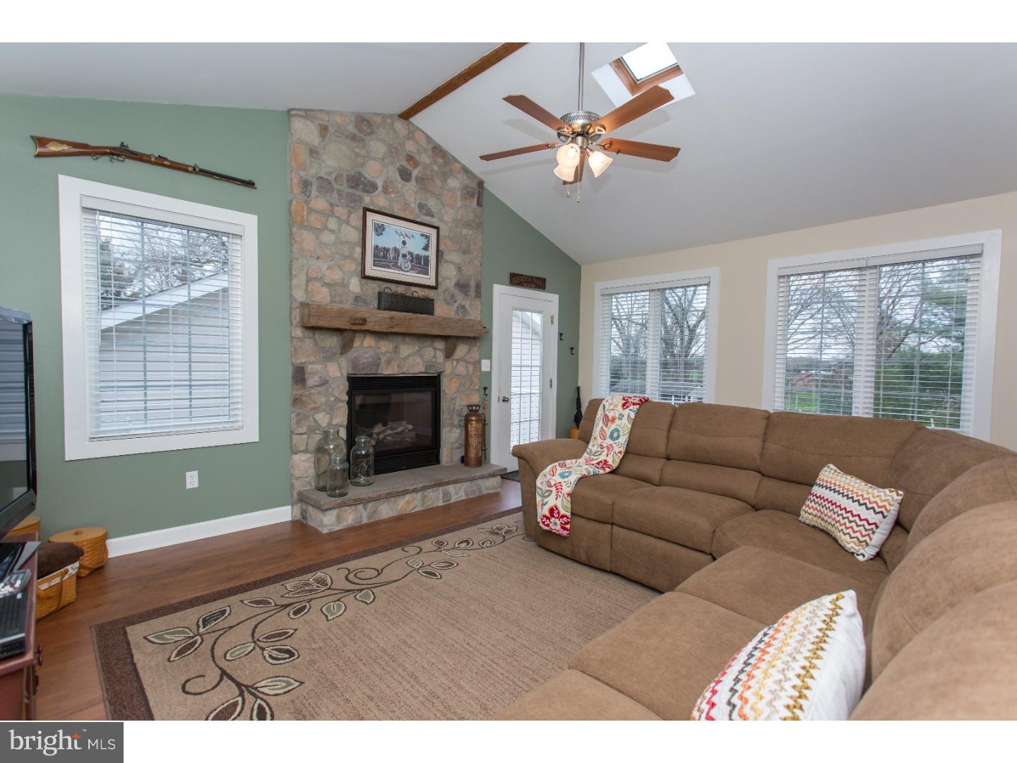 1007 State Road Lincoln University, PA 19352 - Photo 10 of 25 Family Room