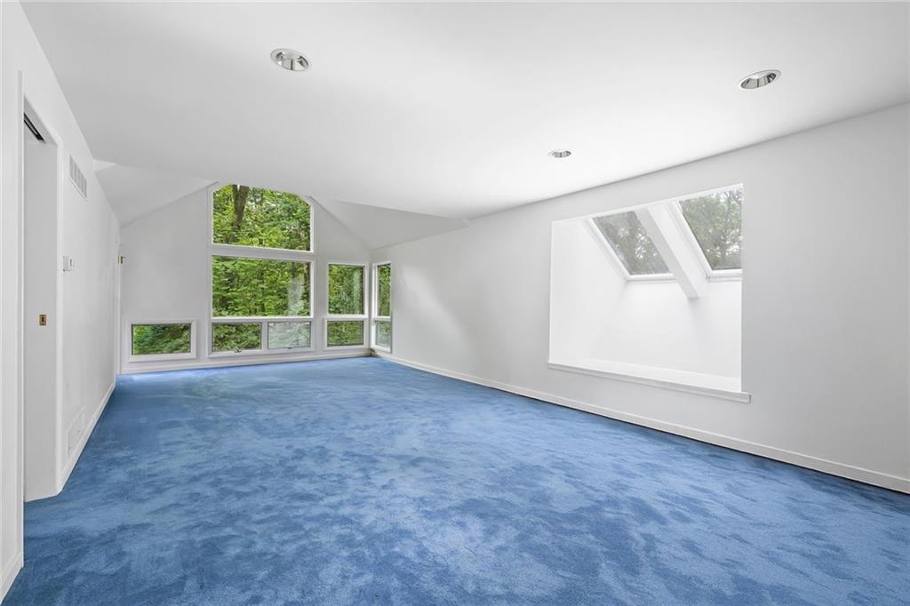 958 Blackburn Road Sewickley, PA 15143 - Photo 27 of 49 an empty room with a window