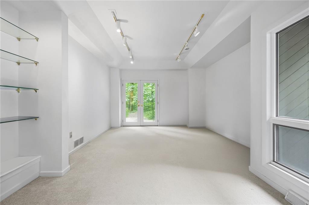 958 Blackburn Road Sewickley, PA 15143 - Photo 10 of 49 an empty room with windows