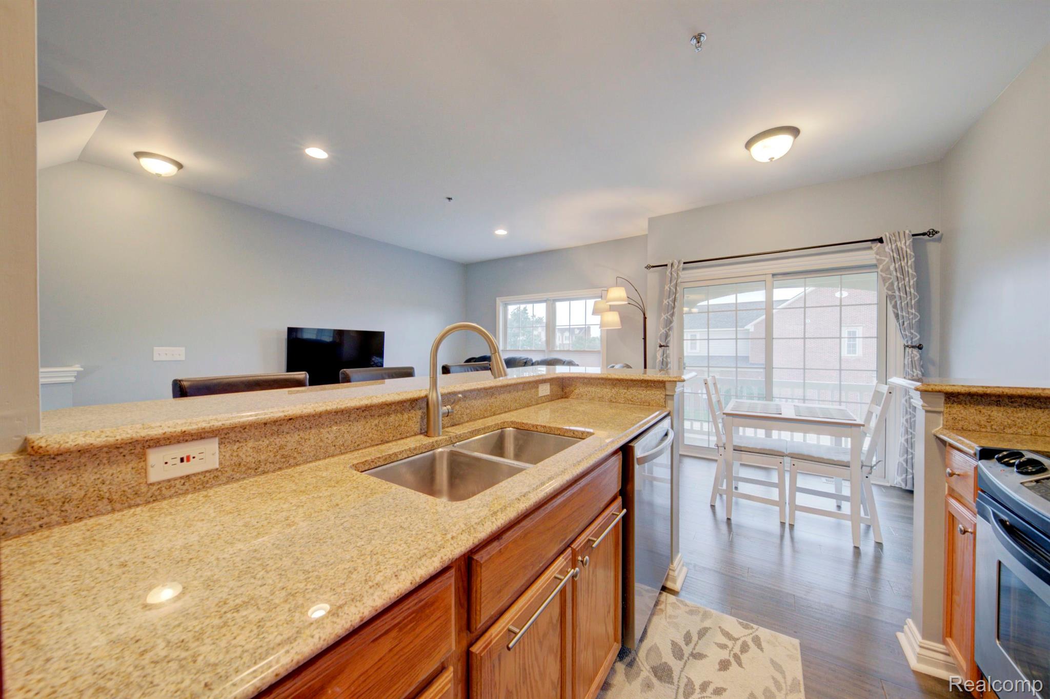 45575 North Stonewood Road Canton, MI 48187 - Photo 17 of 40 Gallery Image 17