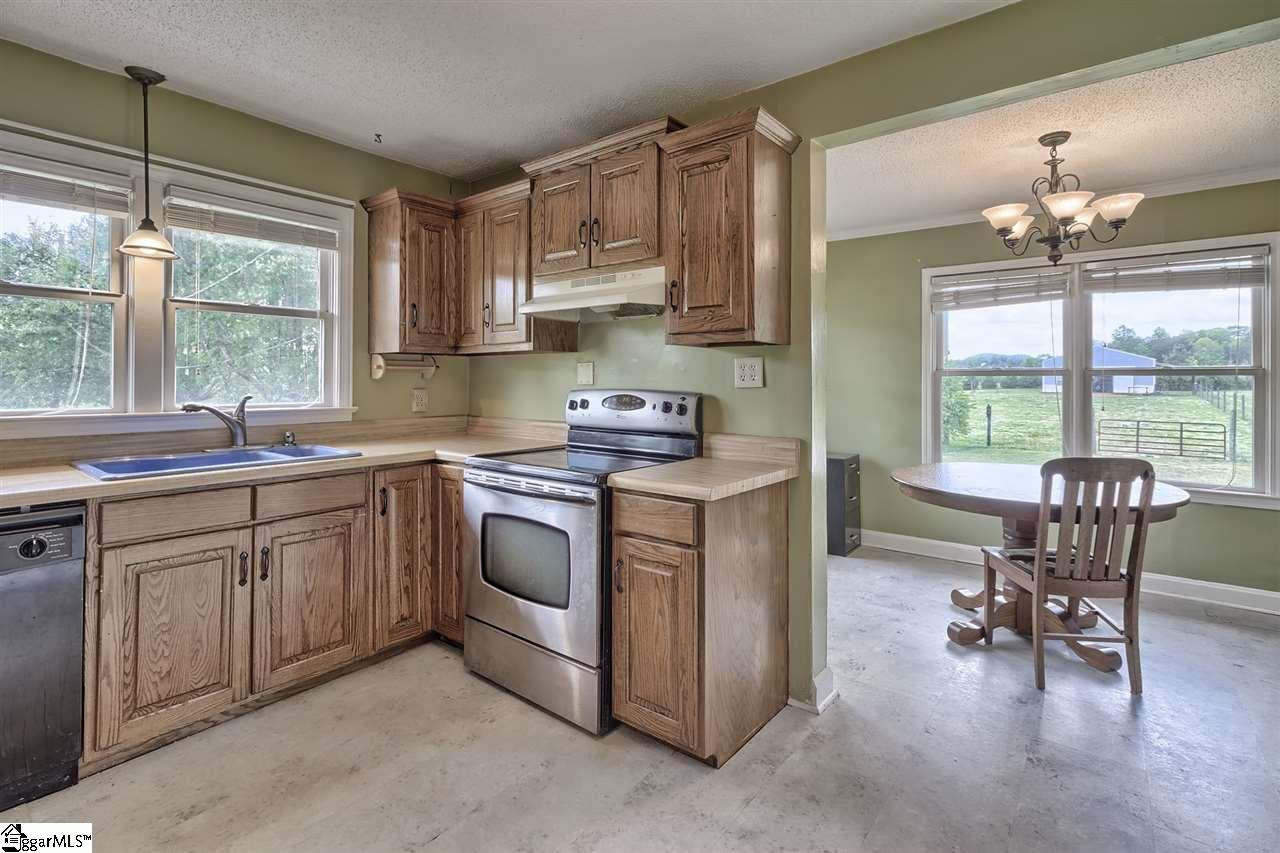 612 East Preston McDaniel Road Pickens, SC 29671 - Photo 14 of 36