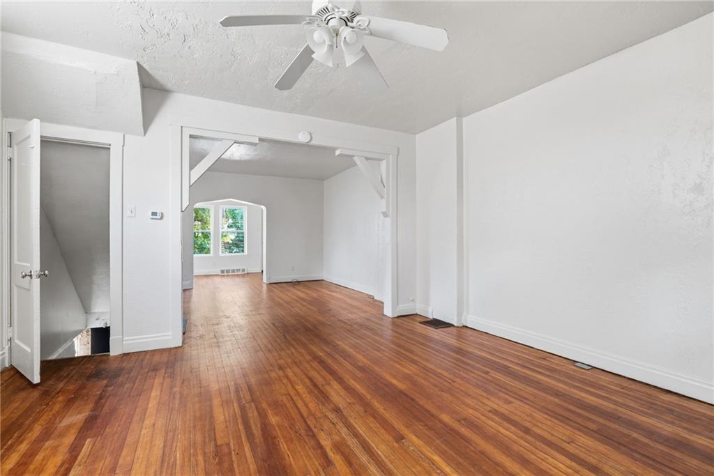 2927 Willett Road Pittsburgh, PA 15227 - Photo 6 of 26