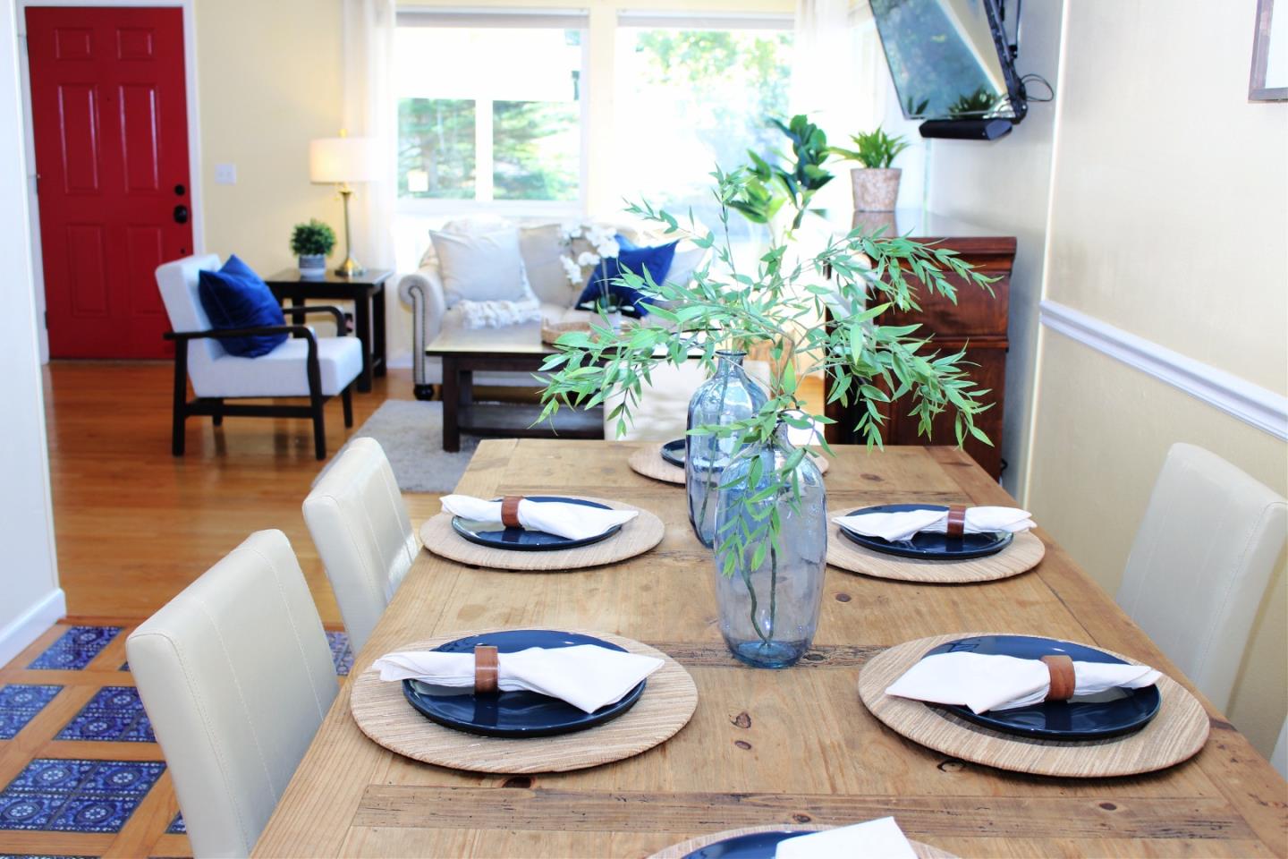 774 Prairie Creek Drive Pacifica, CA 94044 - Photo 8 of 29 a table and chairs in a dining room