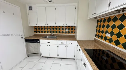 $2,700 | 2451 Brickell Avenue, Unit 18U, Miami, FL 33129