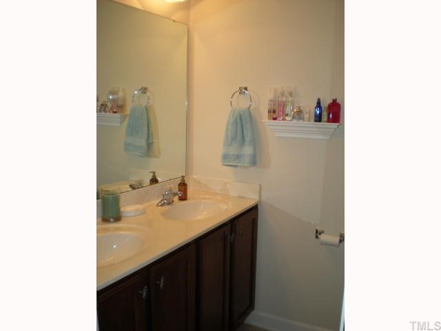 8004 Beechtree Trail Raleigh, NC 27609 - Photo 8 of 11 Photo 8