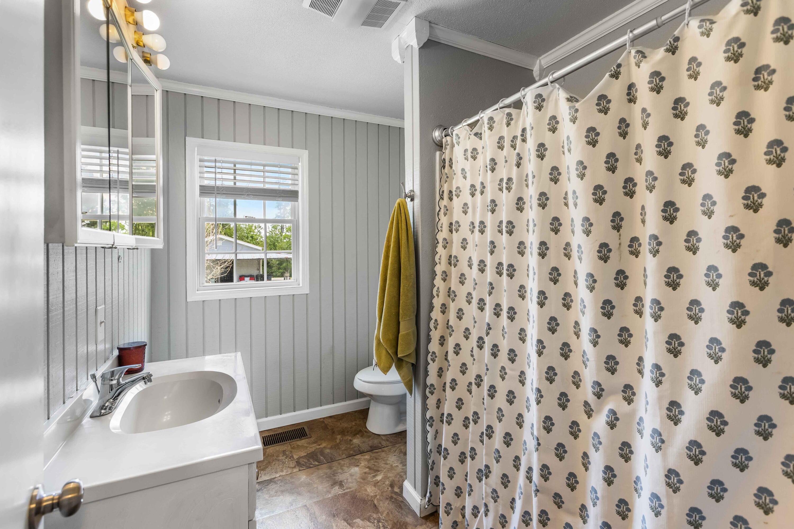 589 Back Field Road Walterboro, SC 29488 - Photo 16 of 30 Bathroom