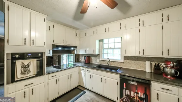 $299,900 | 672 Thomas Road, Waco, GA 30182