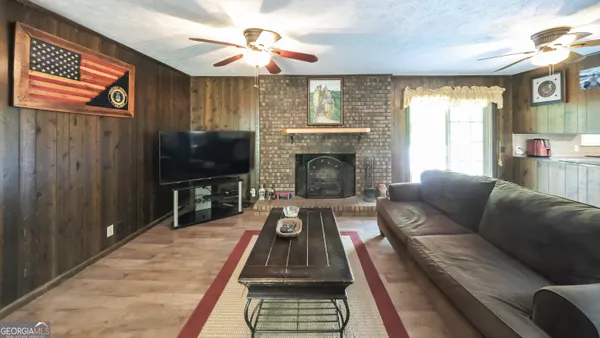 $299,900 | 672 Thomas Road, Waco, GA 30182