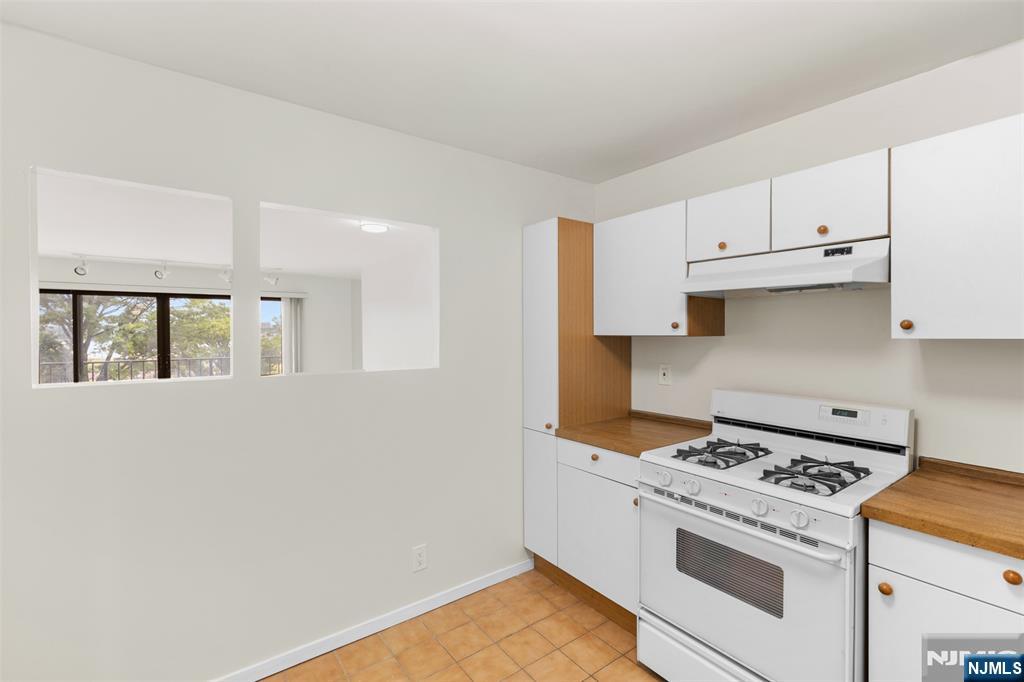 1150 River Road, Unit 4H Edgewater, NJ 07020 - Photo 16 of 44