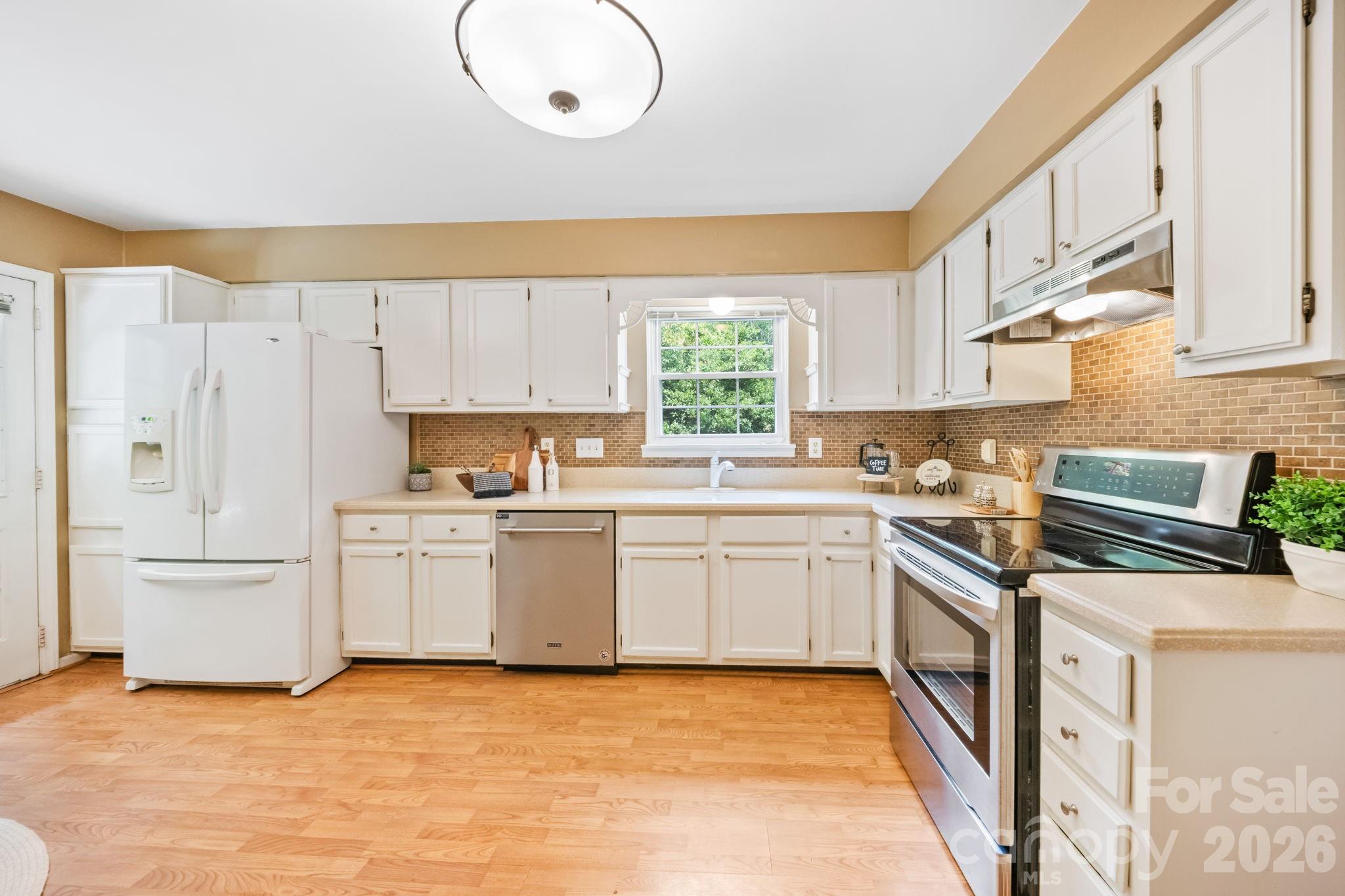 11833 Post Ridge Court Charlotte, NC 28226 - Photo 10 of 35