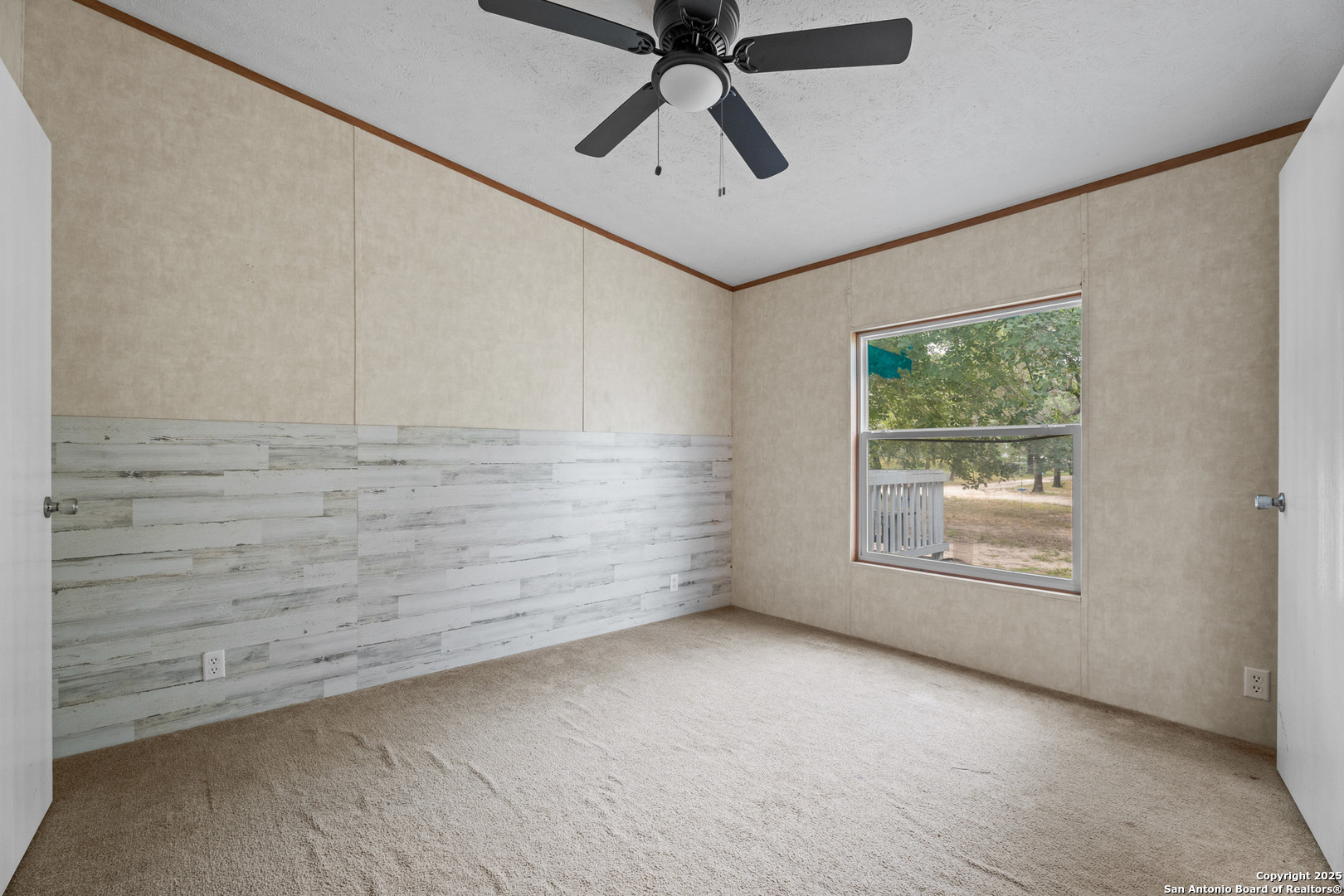 1100 Big Leaf Road San Antonio, TX 78264 - Photo 19 of 26 a view of room and window