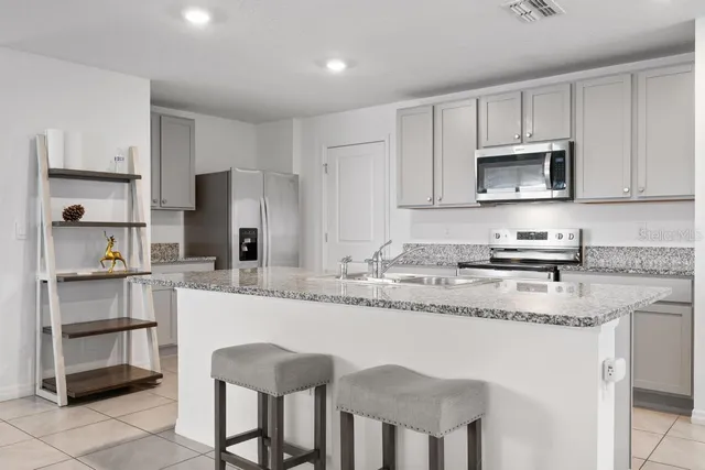 $2,650 | 2986 Great Abaco Way, Bradenton, FL 34208