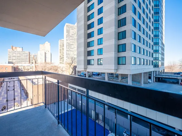 $224,900 | 5201 South Cornell Avenue, Unit 4B, Chicago, IL 60615