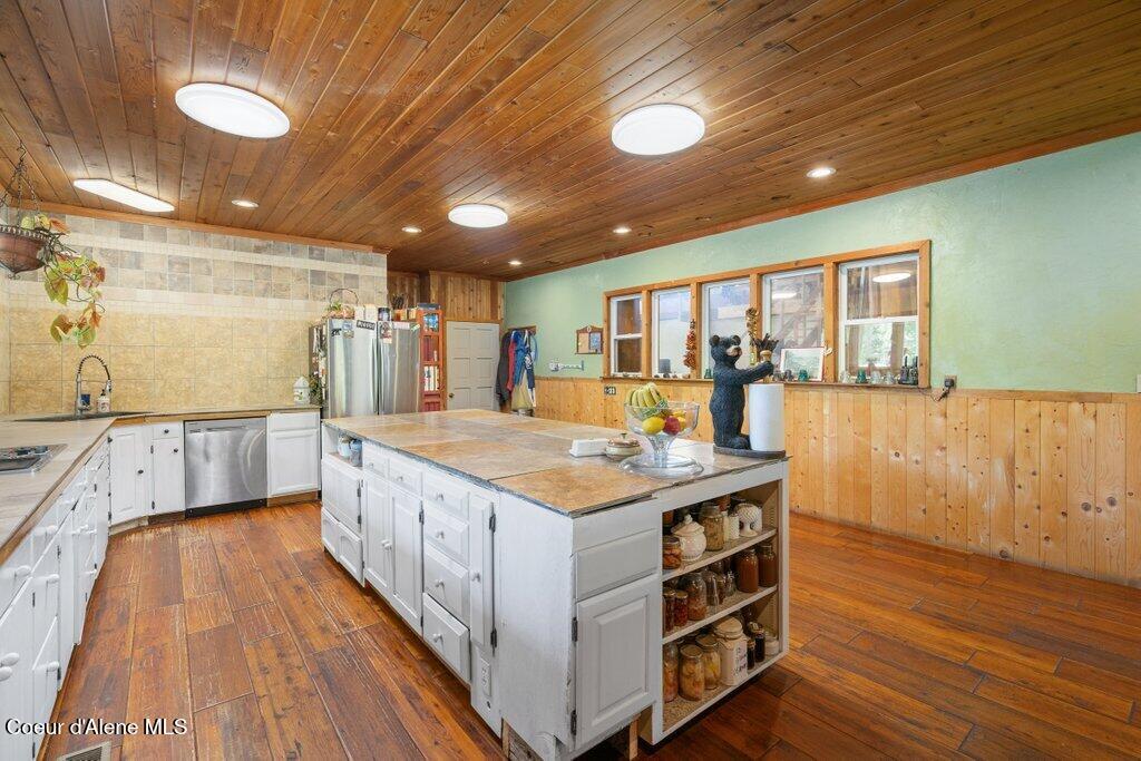 784 Twin River Road Athol, ID 83801 - Photo 18 of 55 Kitchen