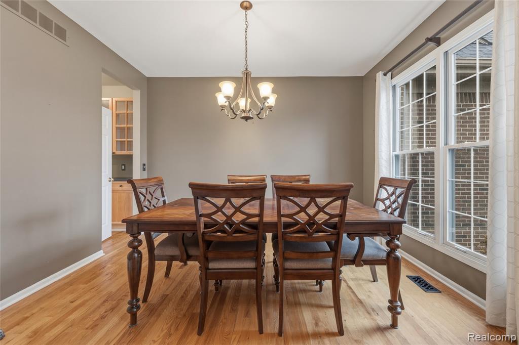 1028 Chesapeake Rochester Hills, MI 48307 - Photo 9 of 52