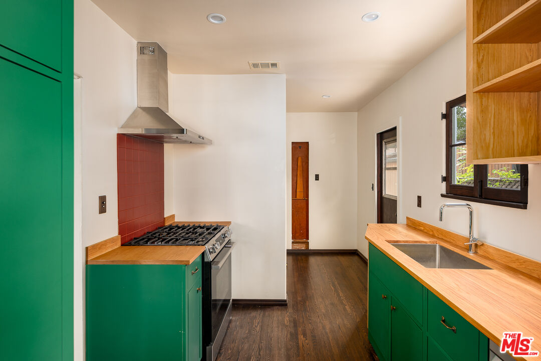 3840 Valleybrink Road Los Angeles, CA 90039 - Photo 17 of 32