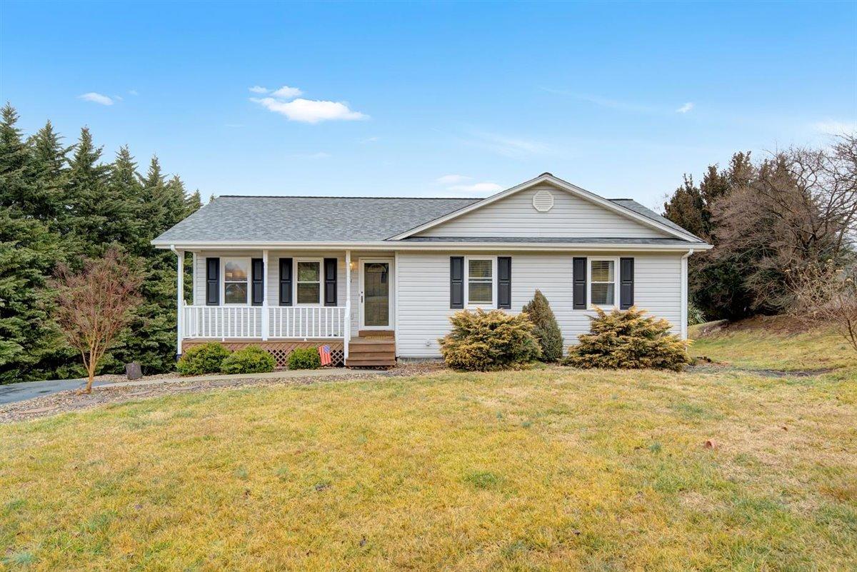 71 Wendover Road Daleville, VA 24083 - Photo 1 of 29 Botetourt Ranch