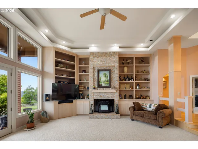 $2,500,000 | 375 Bella Hls Lane, Roseburg, OR 97471