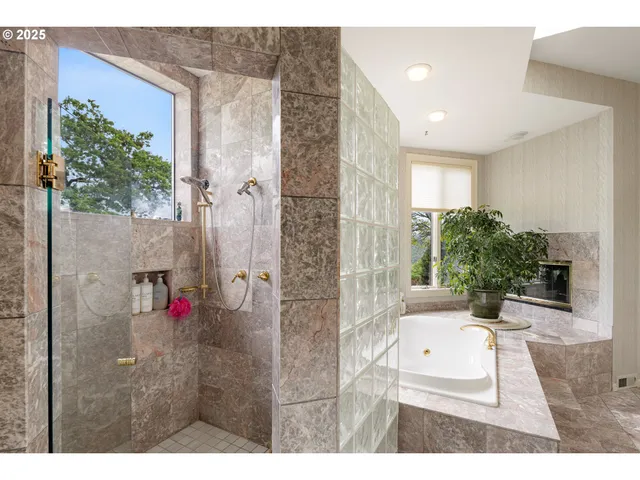 $2,500,000 | 375 Bella Hls Lane, Roseburg, OR 97471